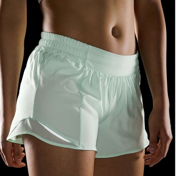 Lululemon Hotty Hot Low-Rise Lined Short 4"
Mint Moment SZ 4 - Picture 2 of 13